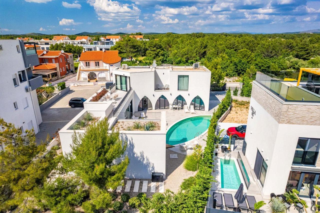 Villa Jerry'S Palace - Modern Villa Close To The Beach Srima Dış mekan fotoğraf